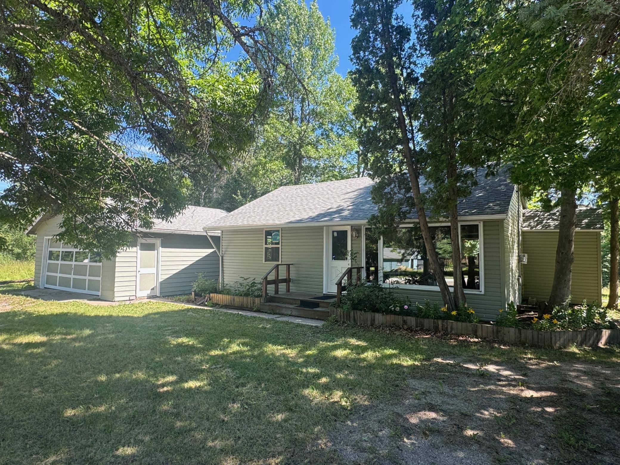 522 Main ST E, Tenstrike, MN 56683