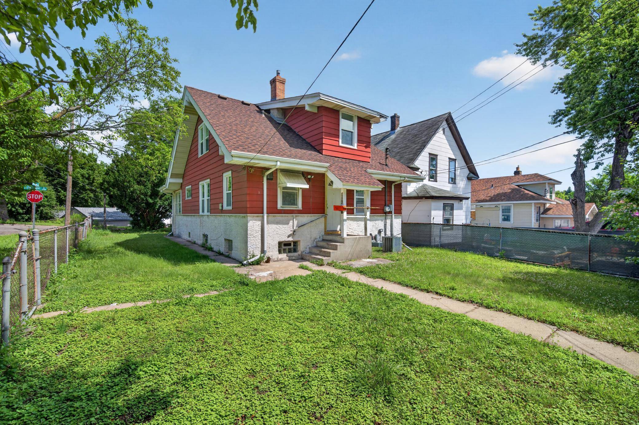 1227 Arkwright ST, Saint Paul, MN 55130