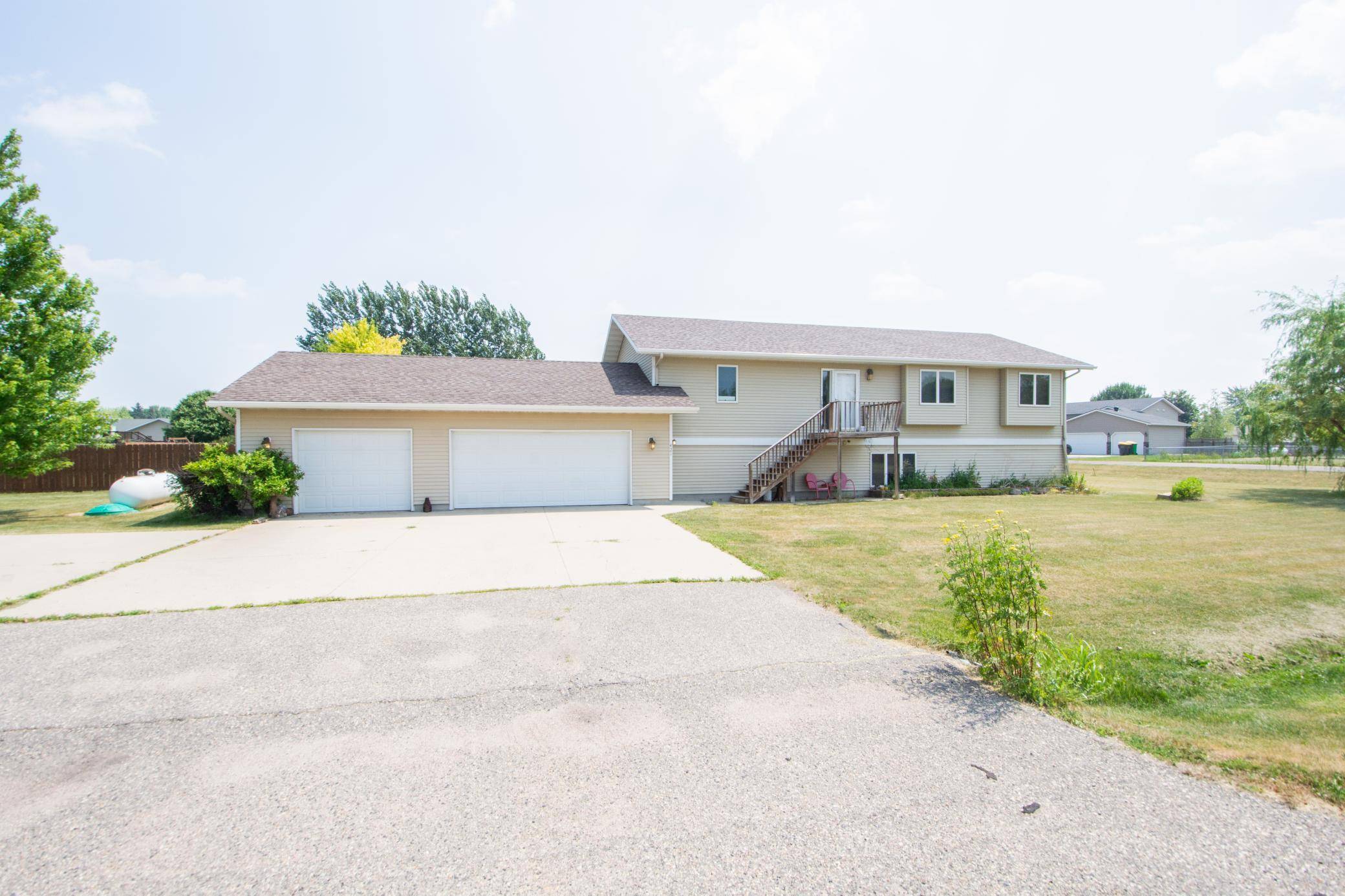 421 Lind BLVD, Harwood, ND 58042