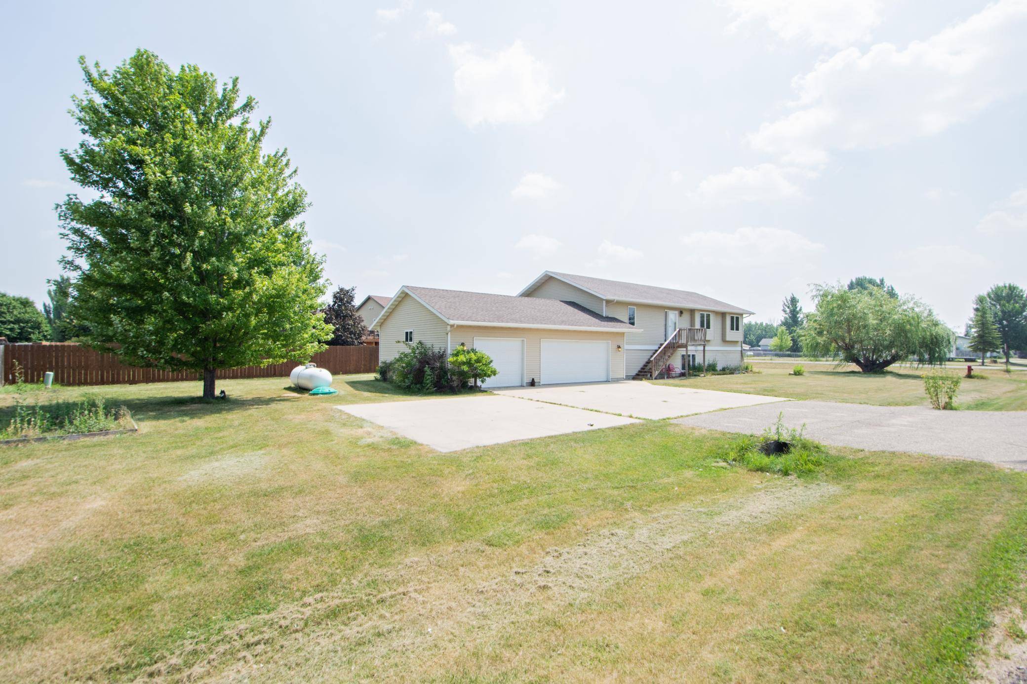 421 Lind BLVD, Harwood, ND 58042