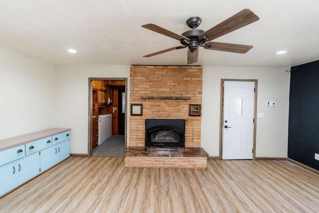 405 6th AVE, Edgeley, ND 58433