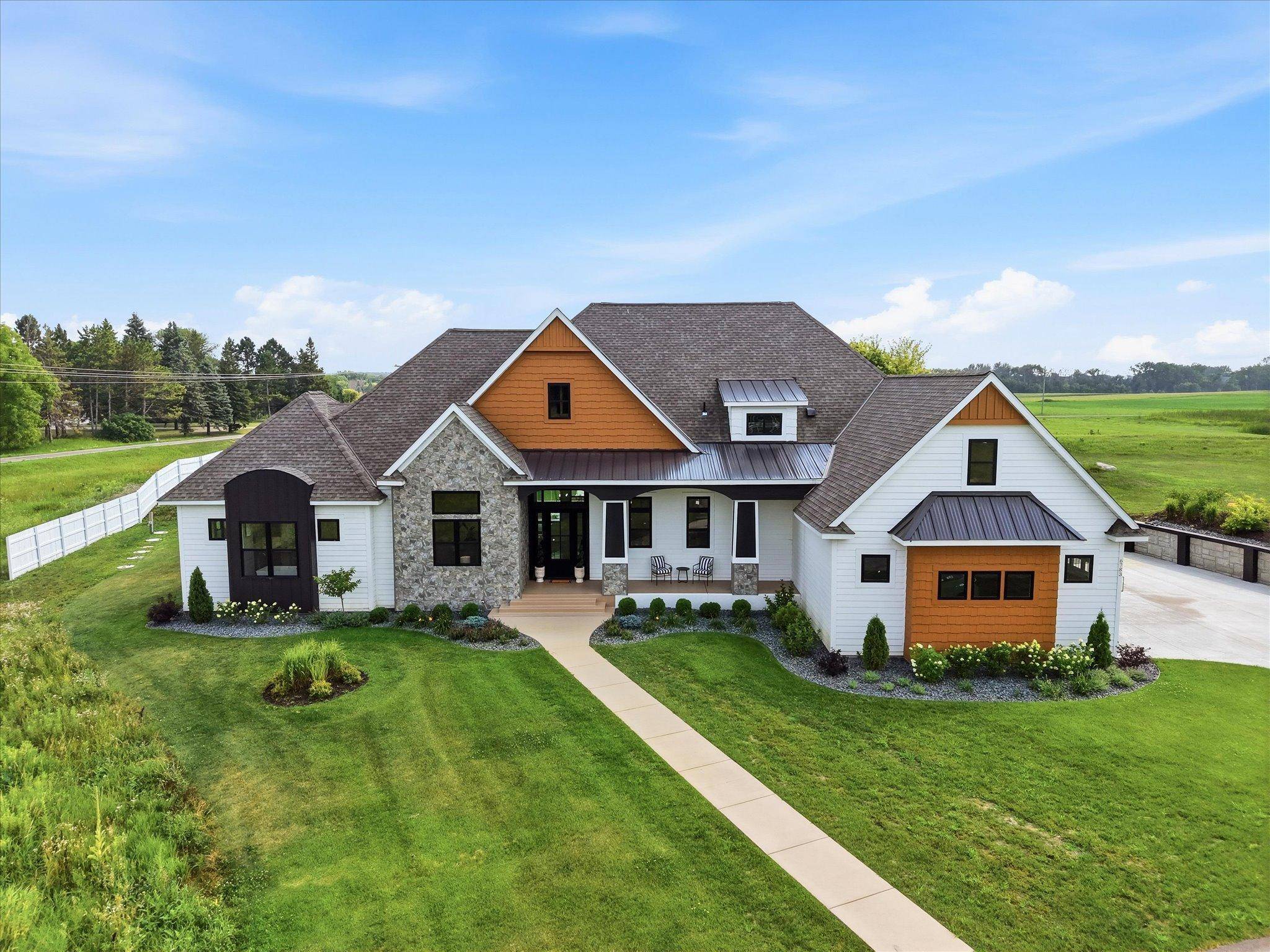 6783 Broadview DR, Prior Lake, MN 55372
