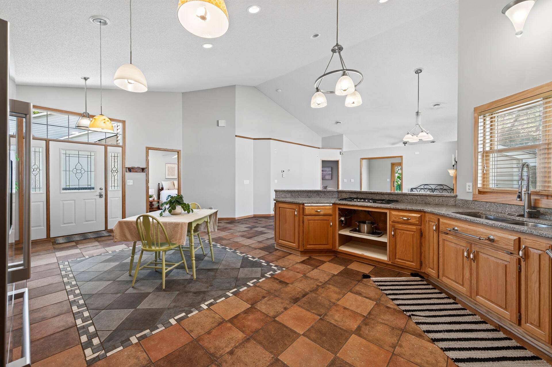 6975 Eagle TRL, Centerville, MN 55038