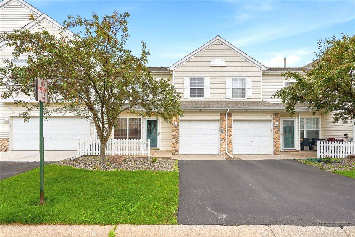 5104 Oriole DR, Farmington, MN 55024