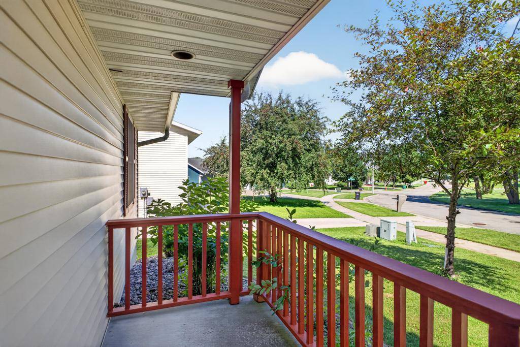3704 Strathmore LN SE, Rochester, MN 55904