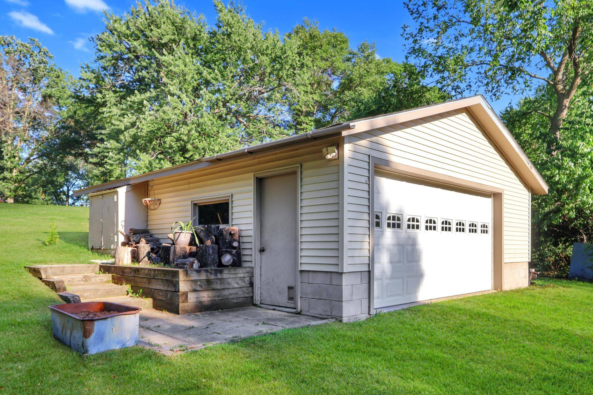729 8th ST NE, Little Falls, MN 56345