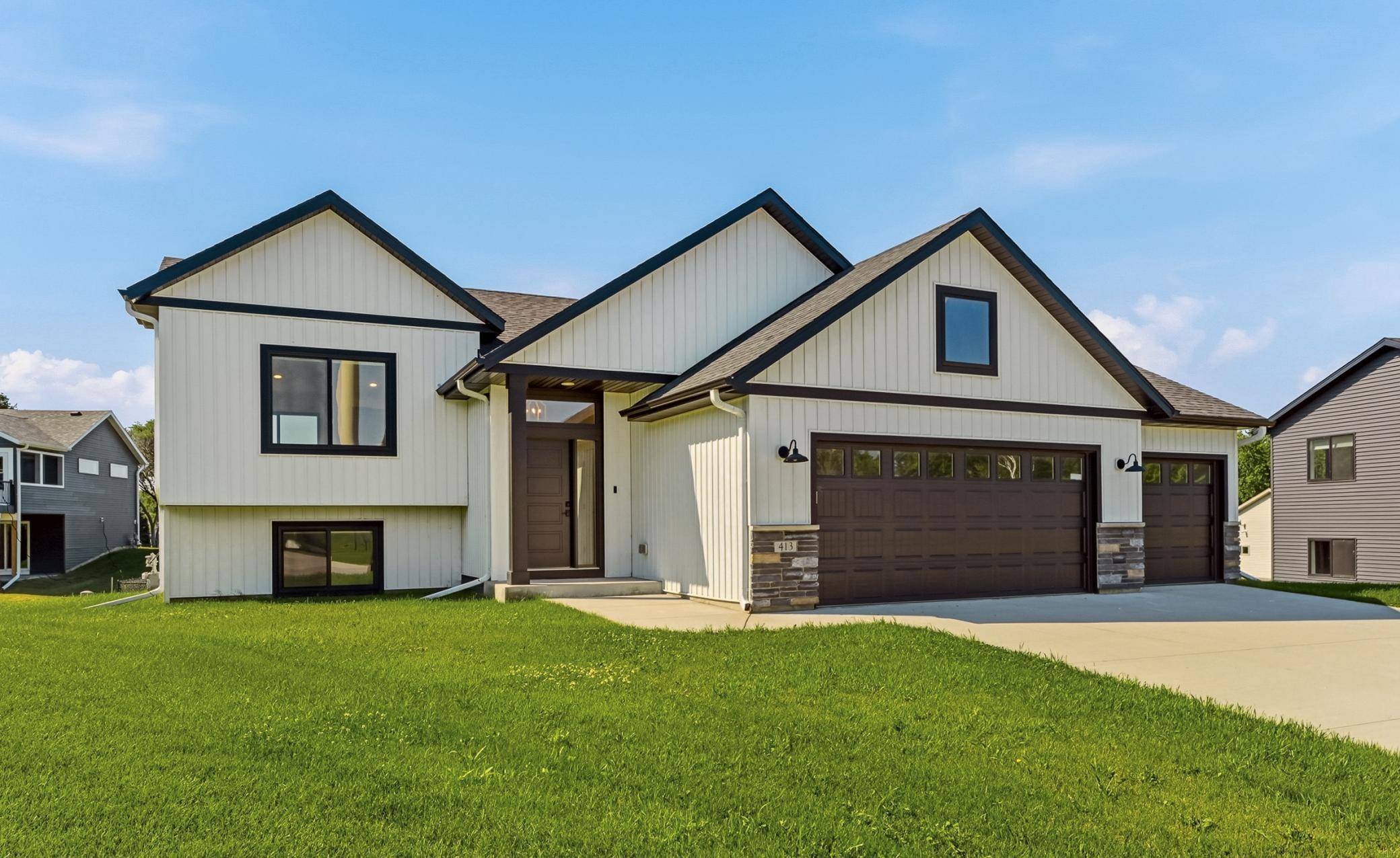 413 10th ST W, Mantorville, MN 55955