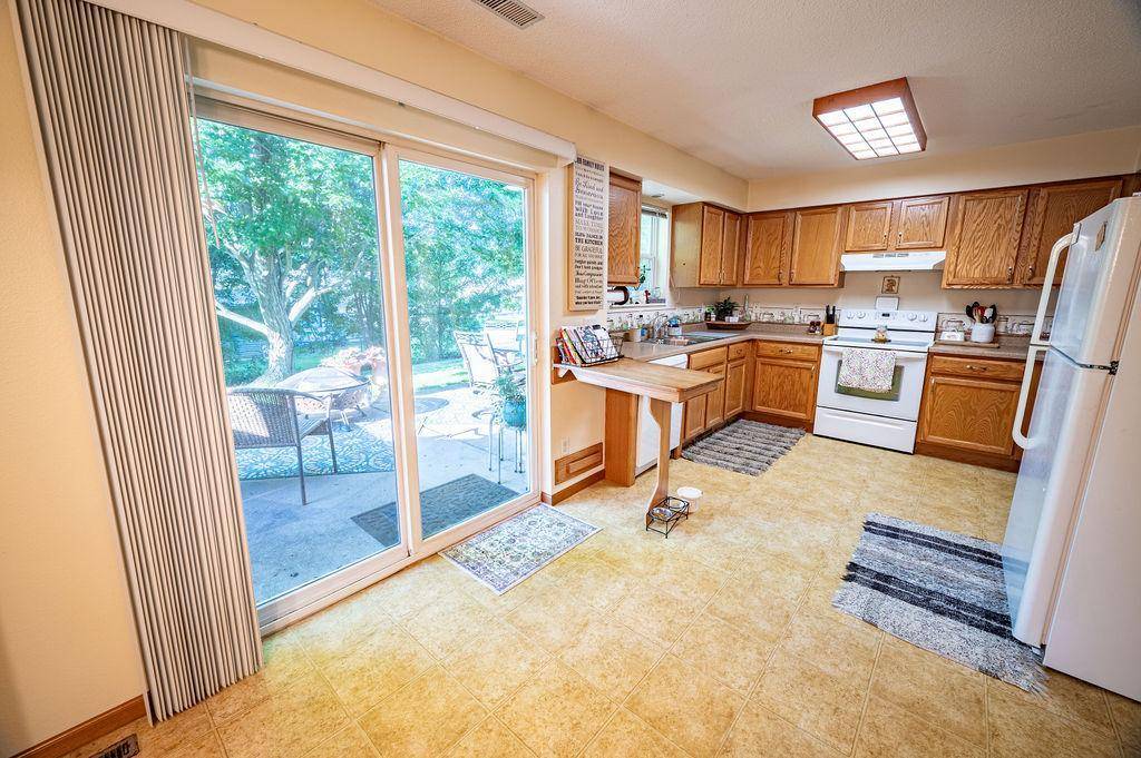 561 Burton CIR, Ellsworth, WI 54011