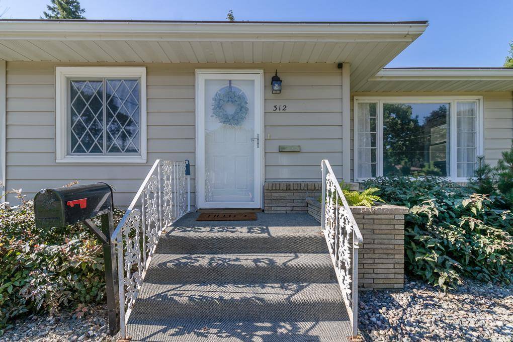 312 9th AVE SE, Waseca, MN 56093
