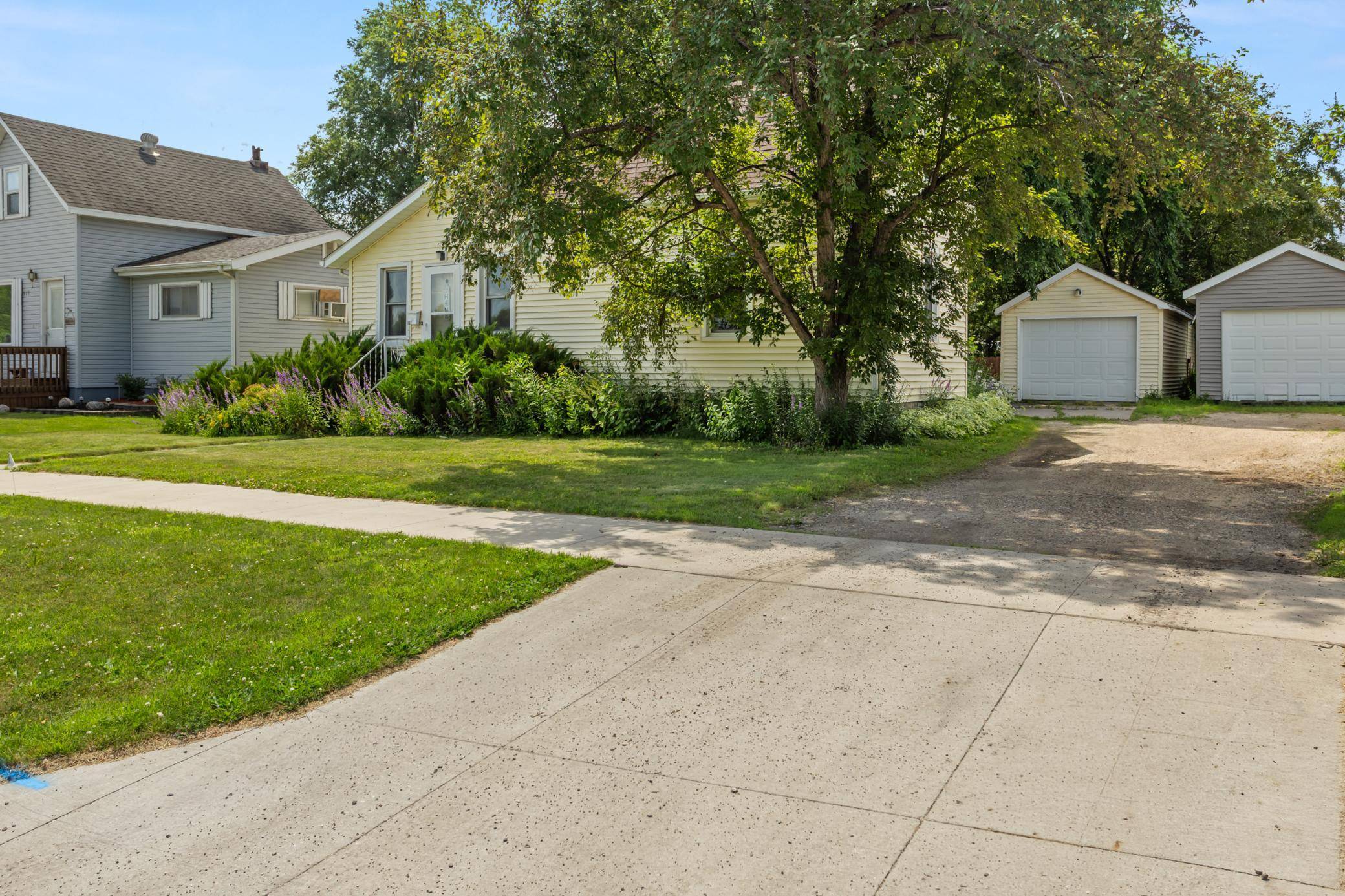 527 1st ST N, Wahpeton, ND 58075