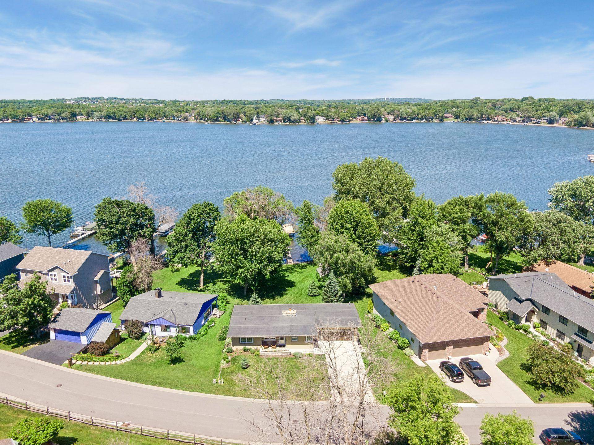 2760 S Shore DR, Prior Lake, MN 55372