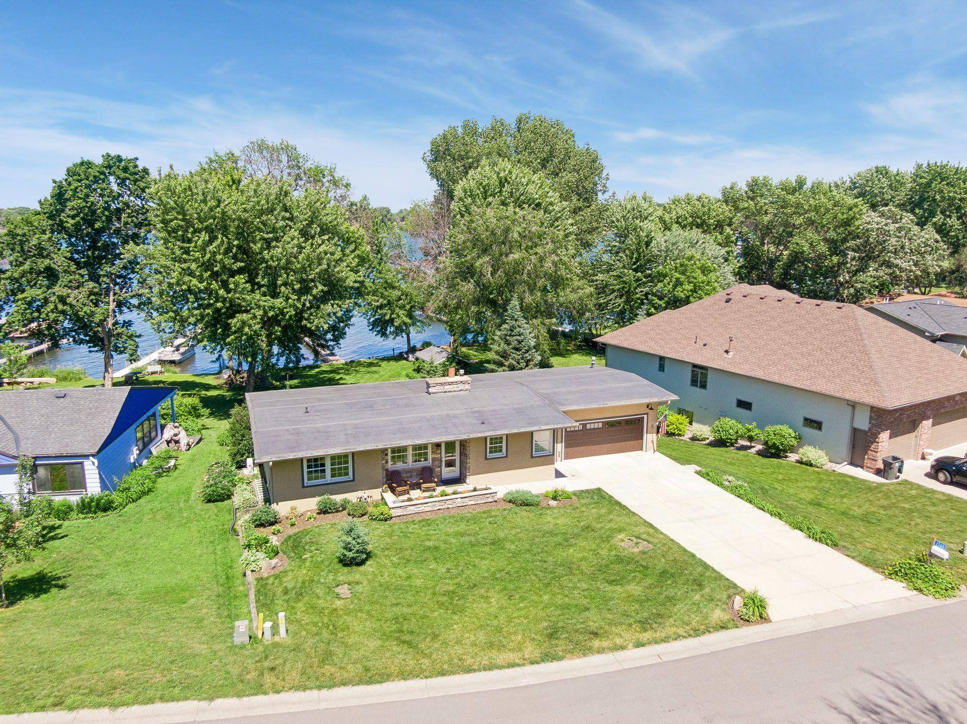 2760 S Shore DR, Prior Lake, MN 55372