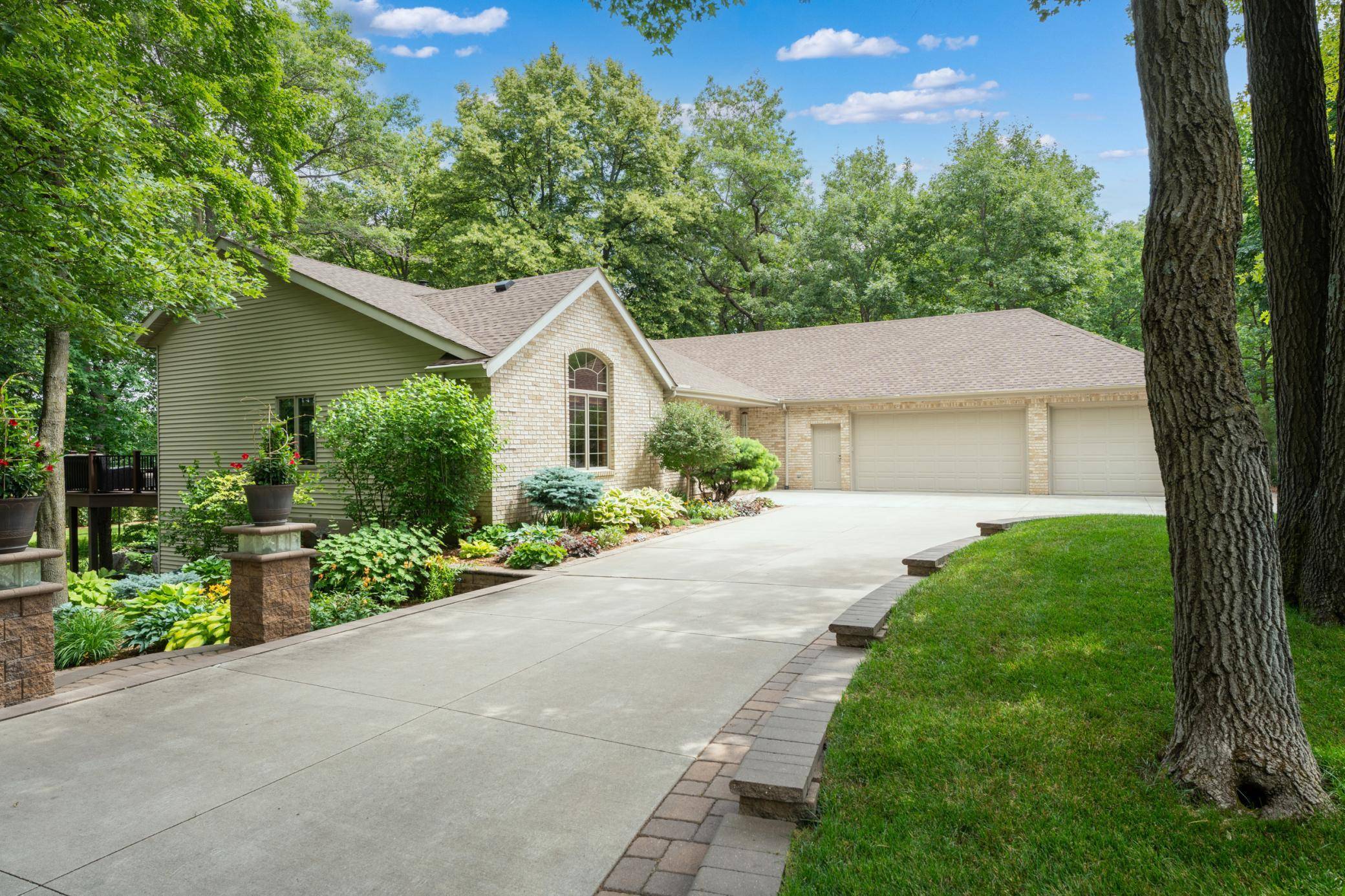 1635 Chippewa DR NW, Rochester, MN 55901