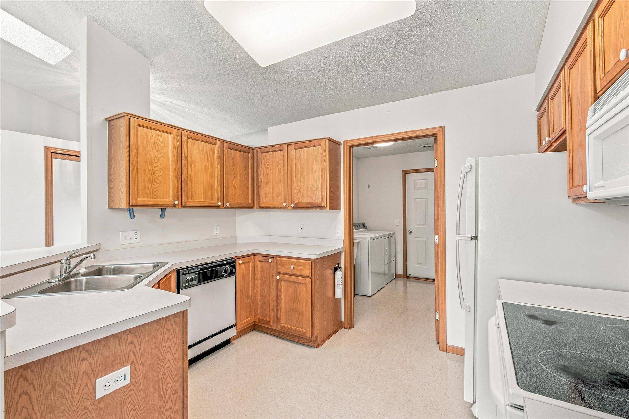 7588 Ojibway Park Bay, Woodbury, MN 55125