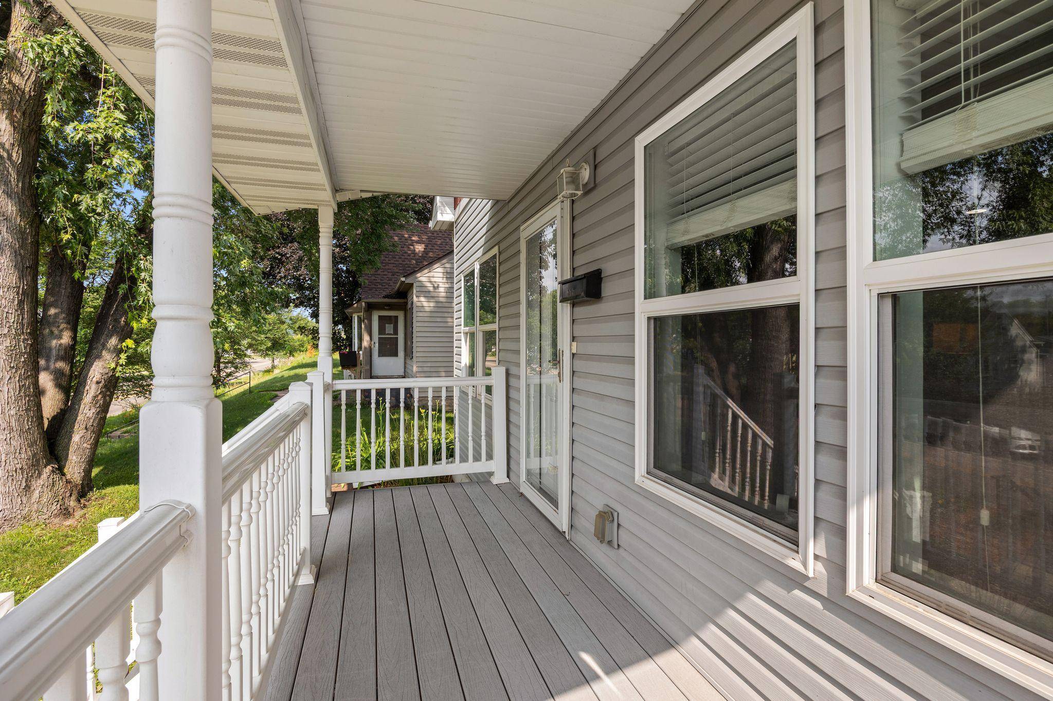 1281 3rd ST E, Saint Paul, MN 55106
