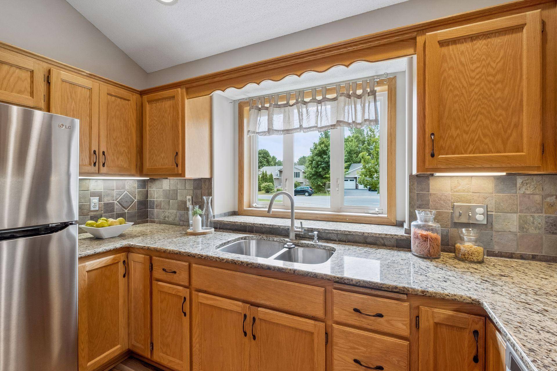 253 Teckla CT, Lino Lakes, MN 55014