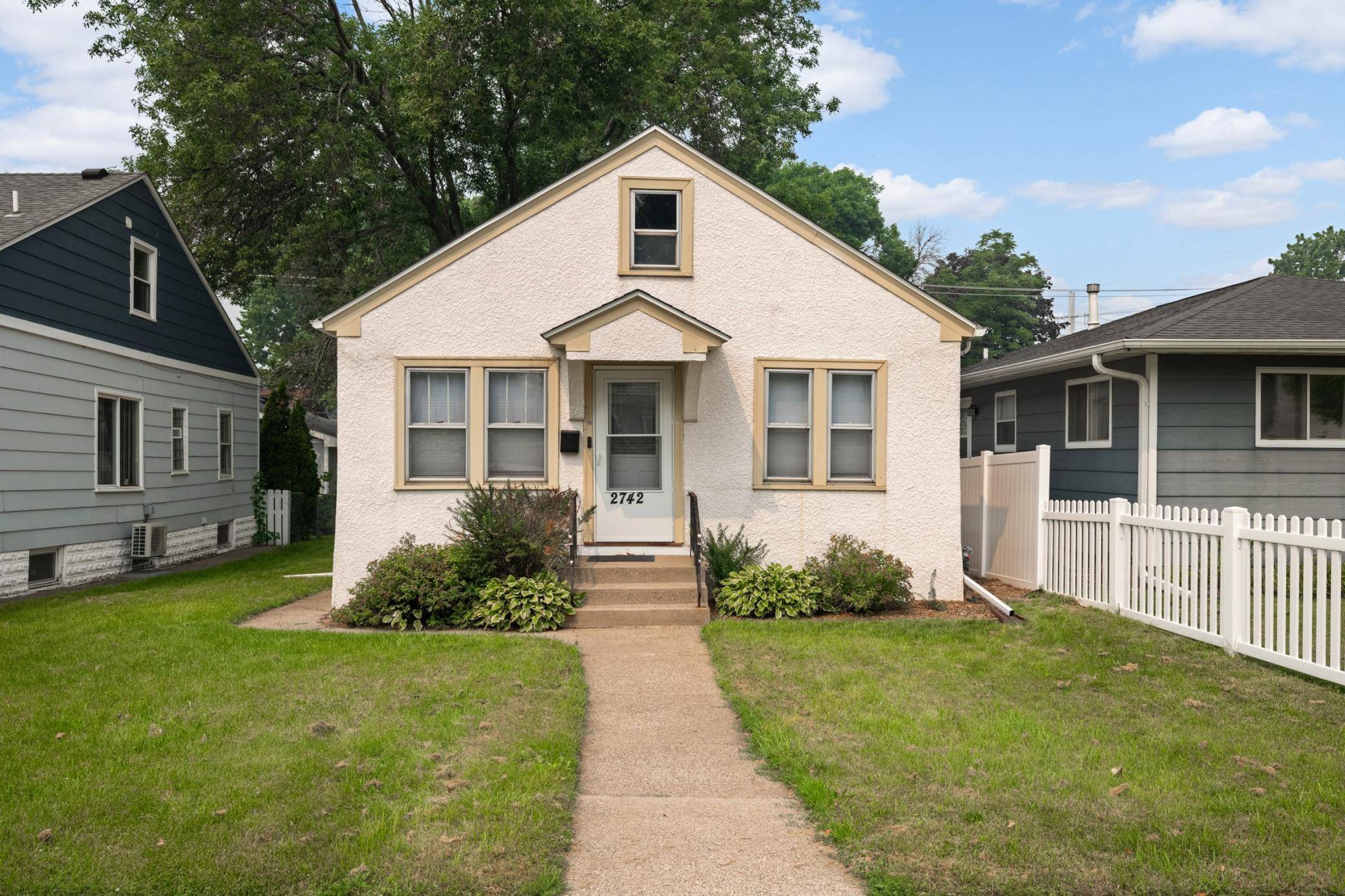 2742 Grand ST NE, Minneapolis, MN 55418