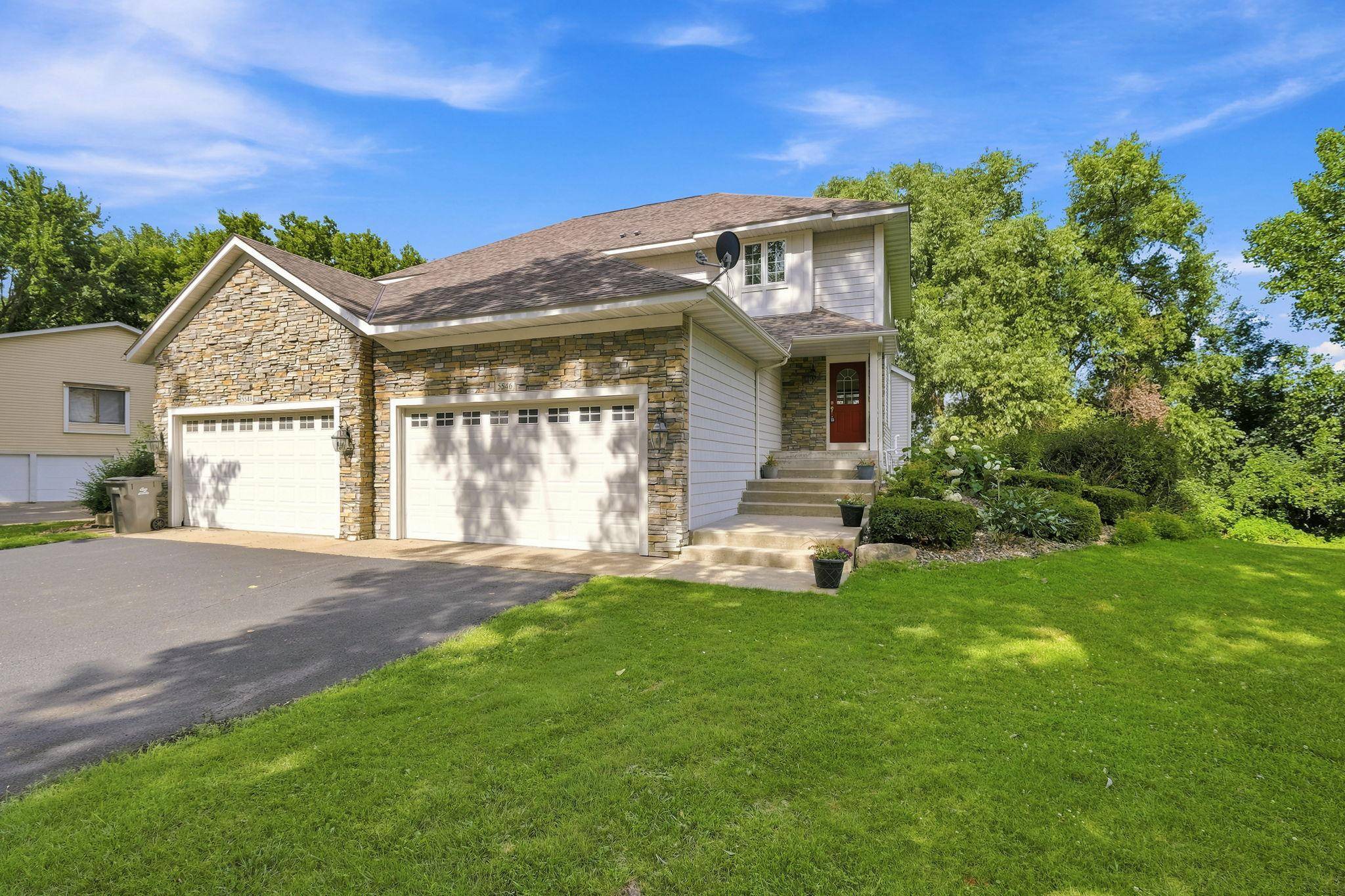 5546 Malibu DR, Edina, MN 55436
