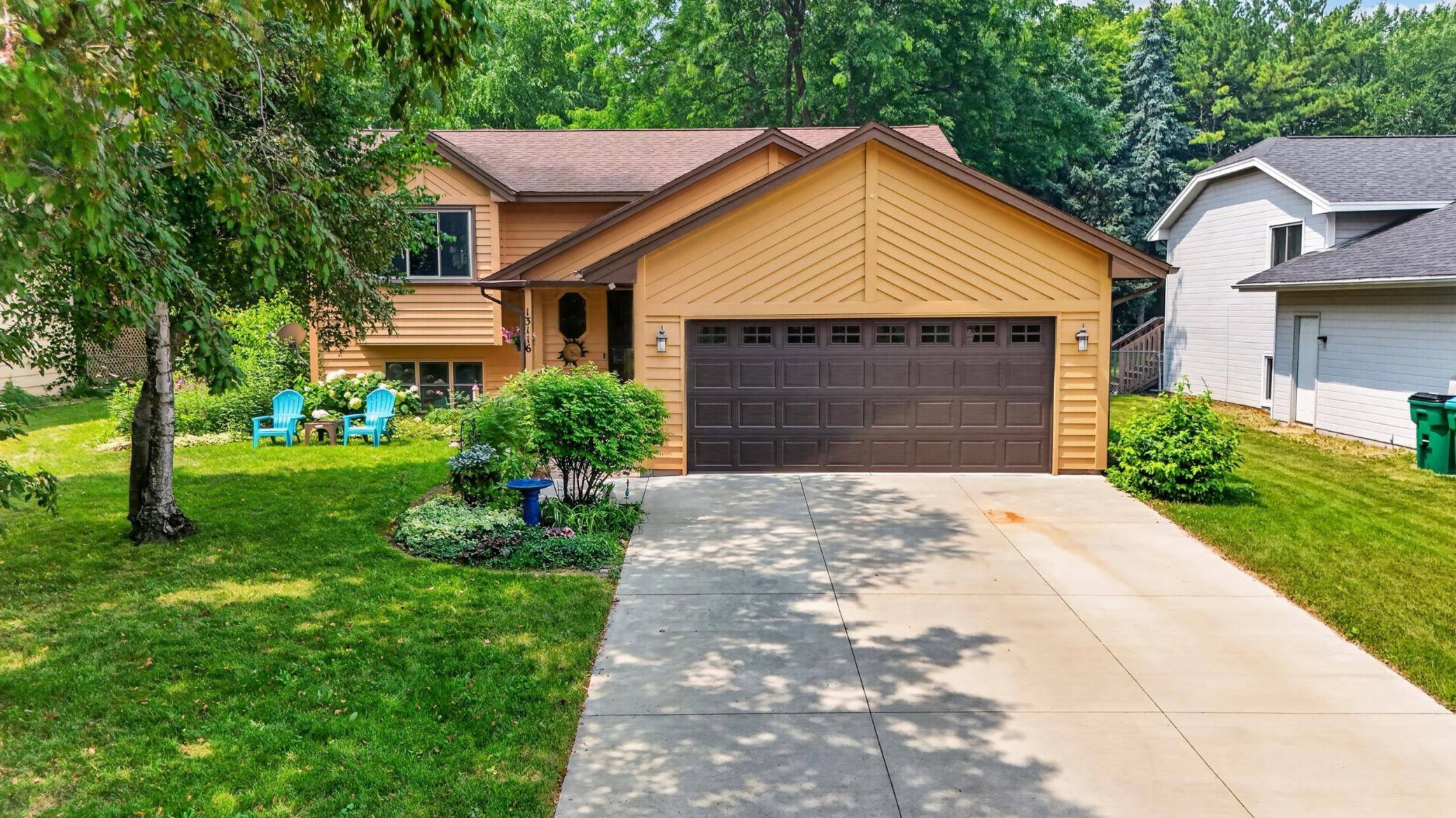 13116 Court PL, Burnsville, MN 55337