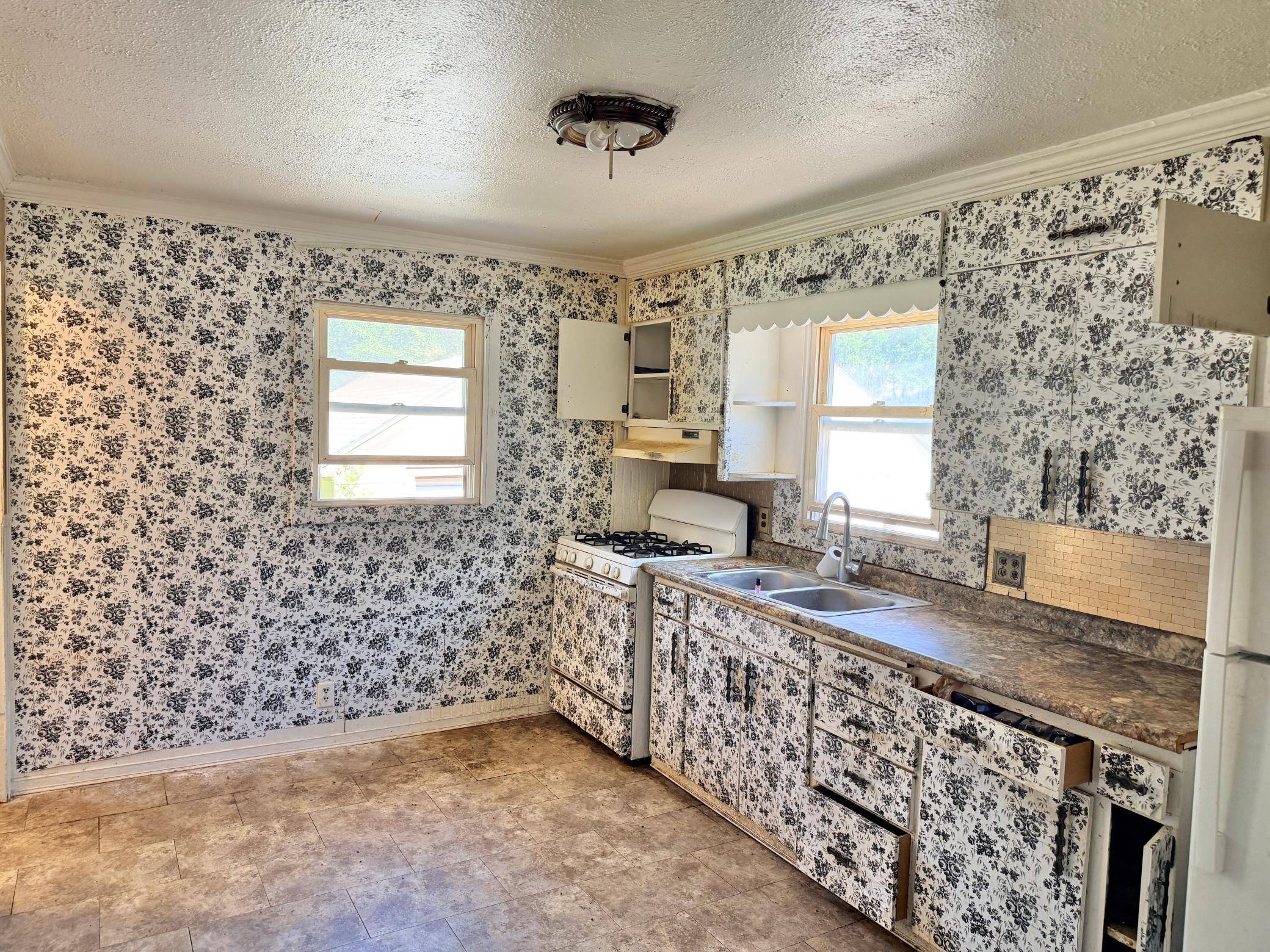 1205 James AVE, Albert Lea, MN 56007