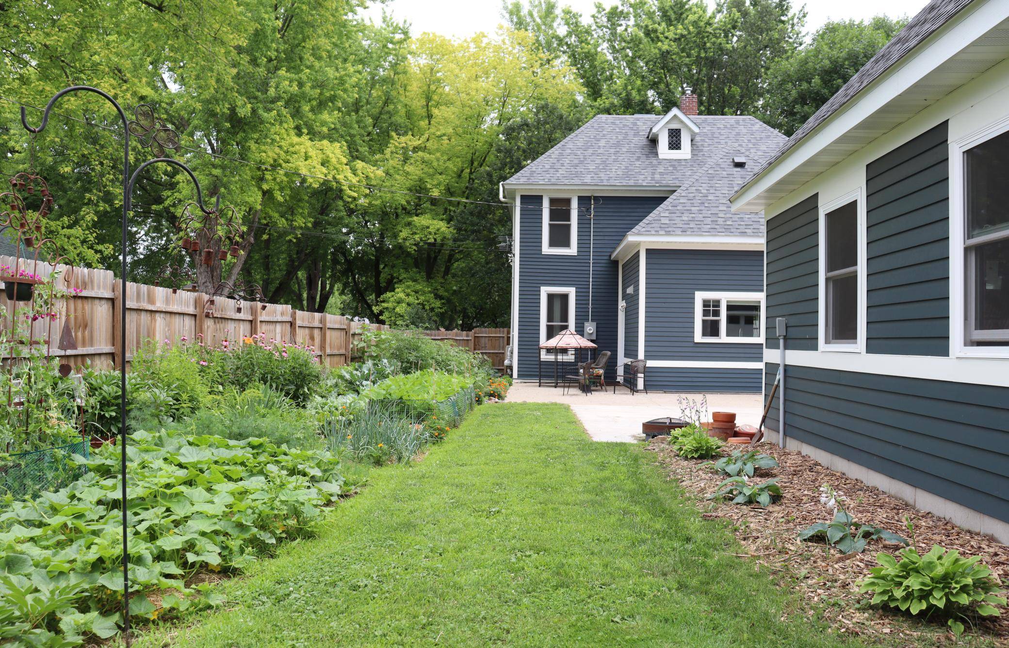 408 N 6th ST, Henderson, MN 56044