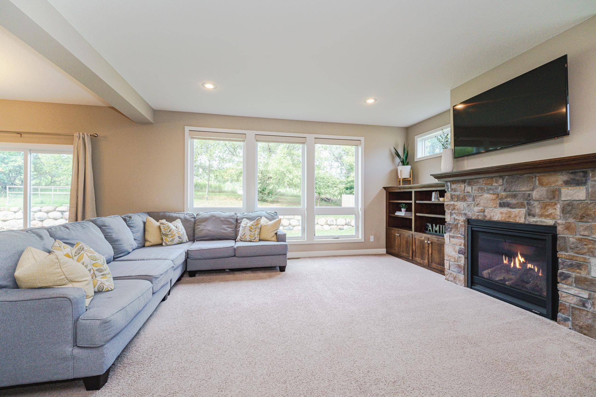 15224 Valley View DR, Savage, MN 55378