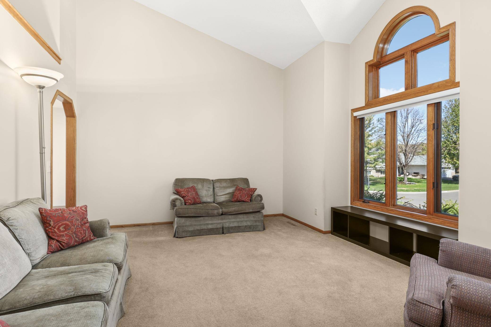 11525 Pondview CT, Champlin, MN 55316
