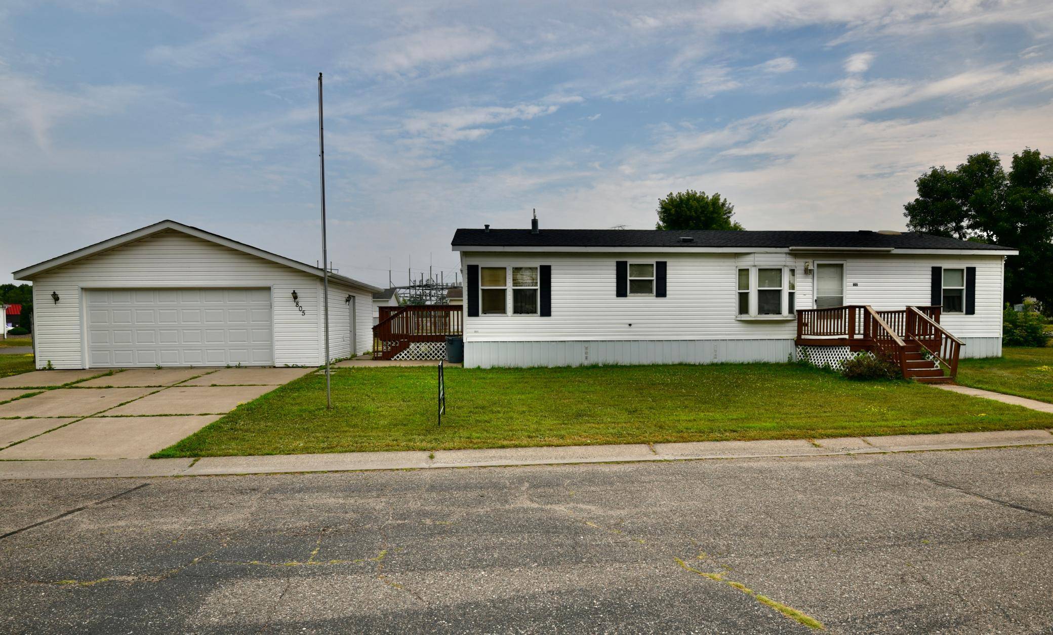 805 2nd ST NE #805, Milaca, MN 56353