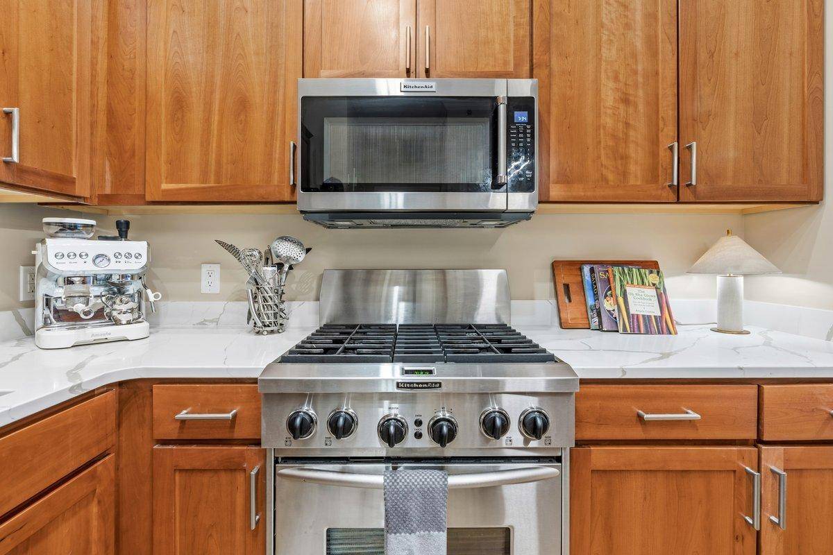 370 Marshall AVE #102, Saint Paul, MN 55102