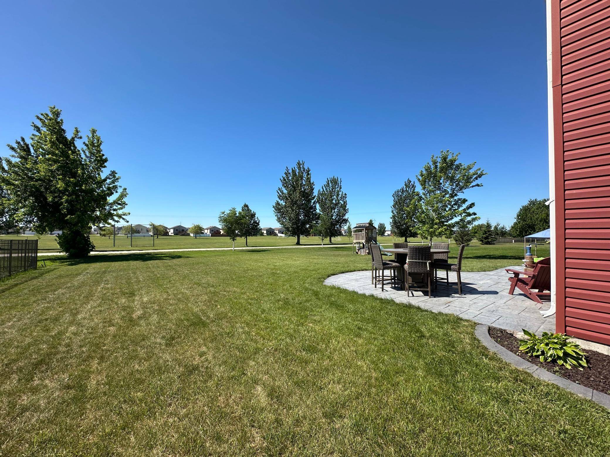 4893 LAVONNE CT S, Fargo, ND 58104