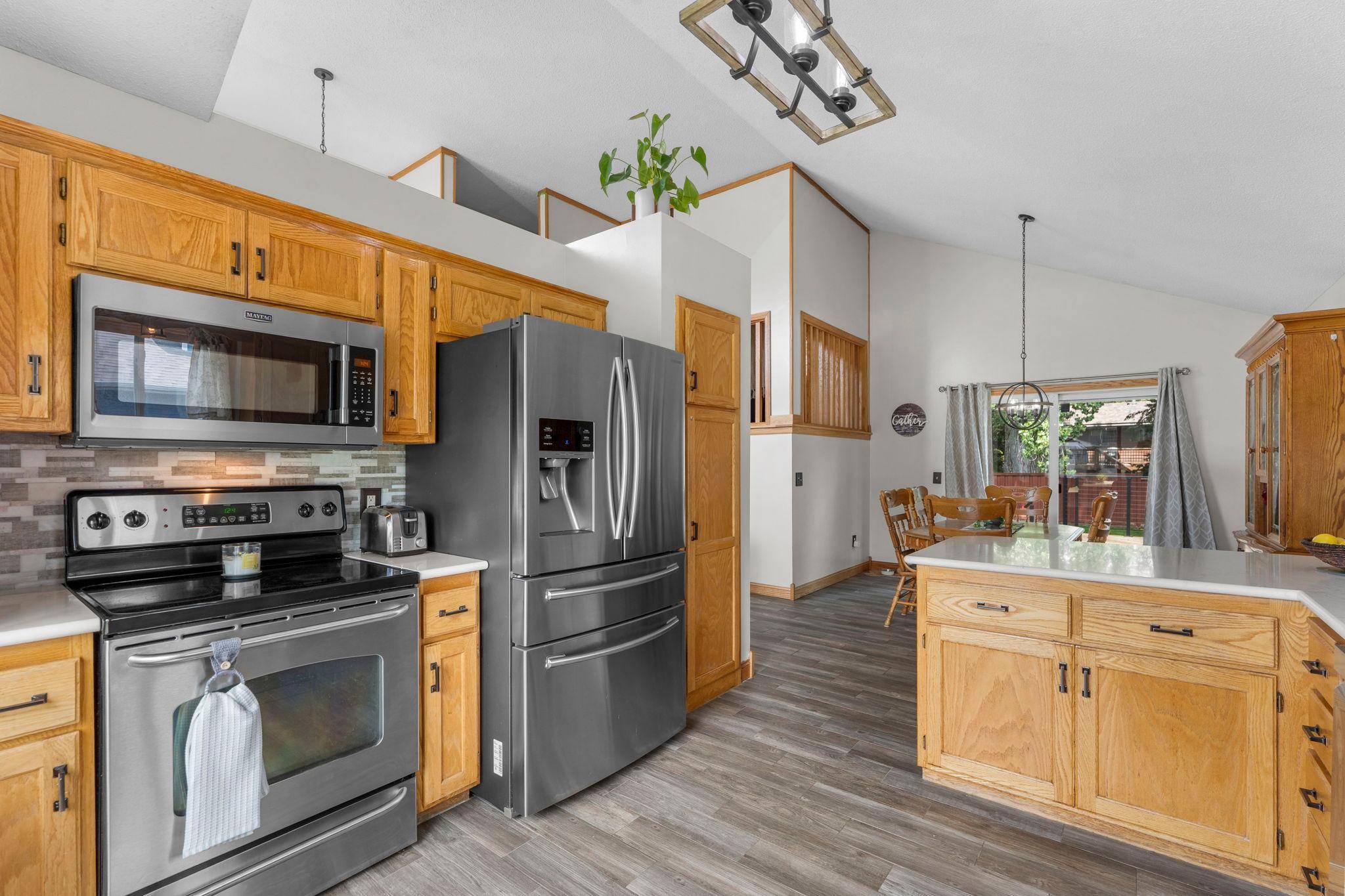 803 102nd AVE NE, Blaine, MN 55434