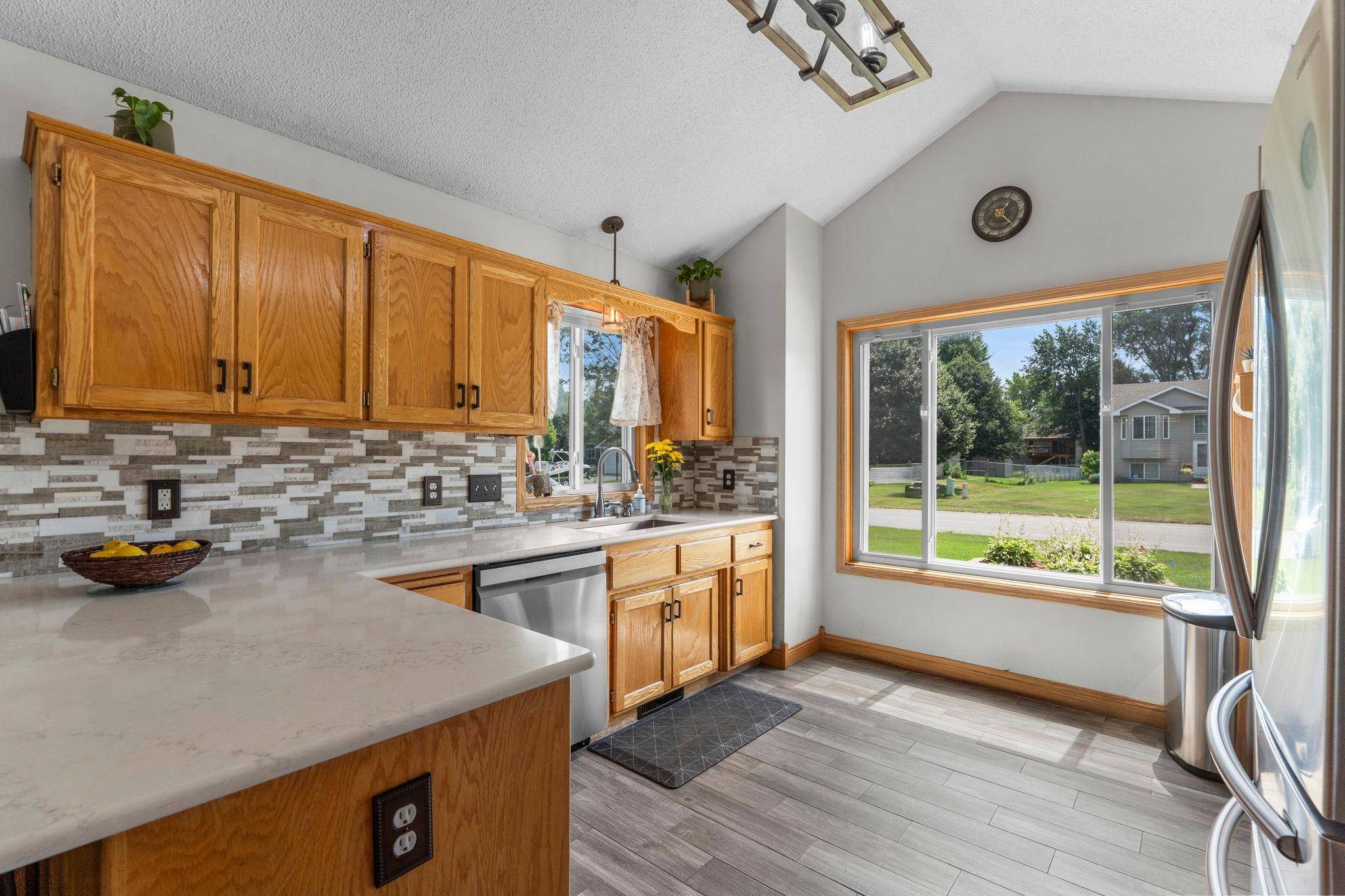 803 102nd AVE NE, Blaine, MN 55434