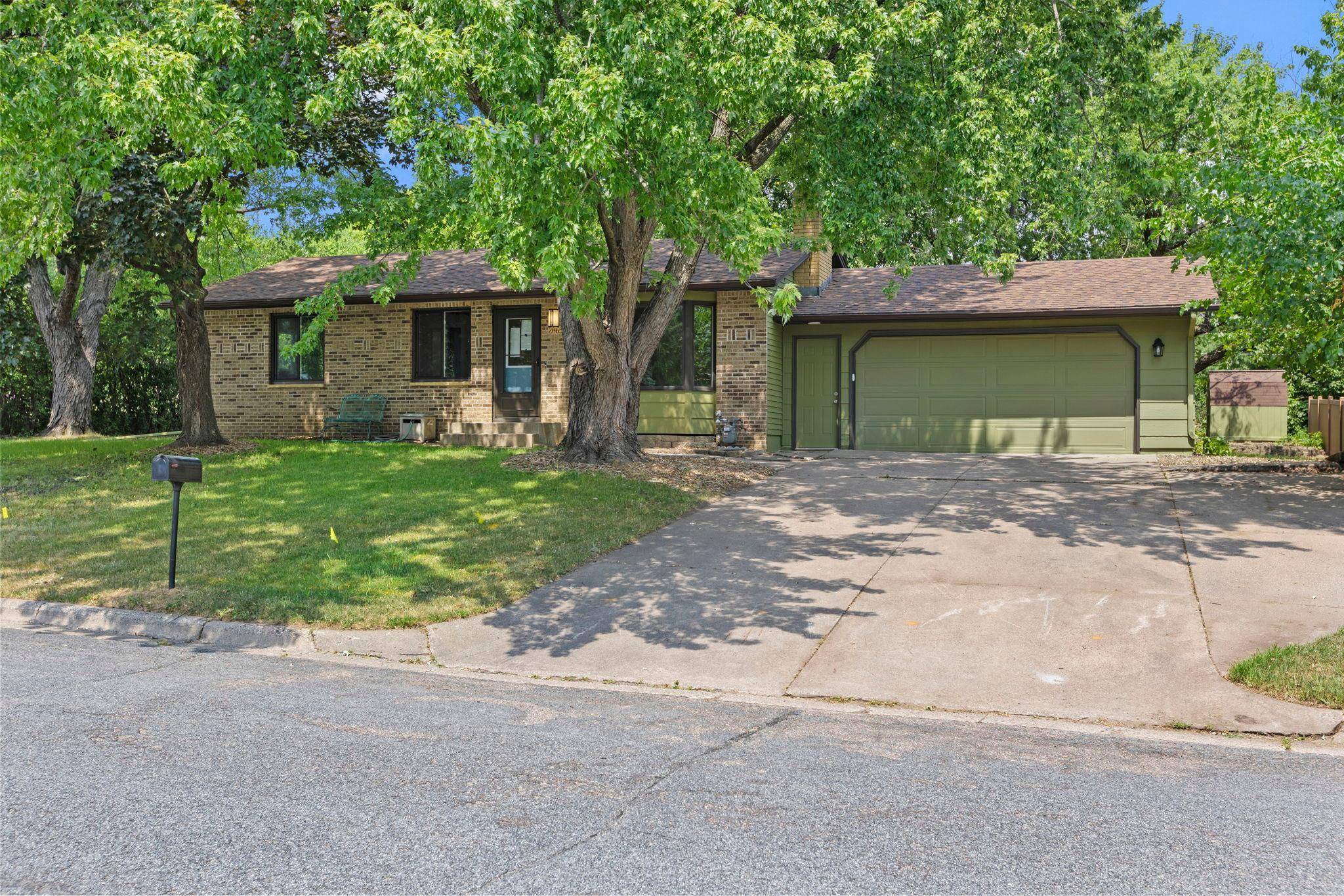 2865 Upper 79th CT E, Inver Grove Heights, MN 55076