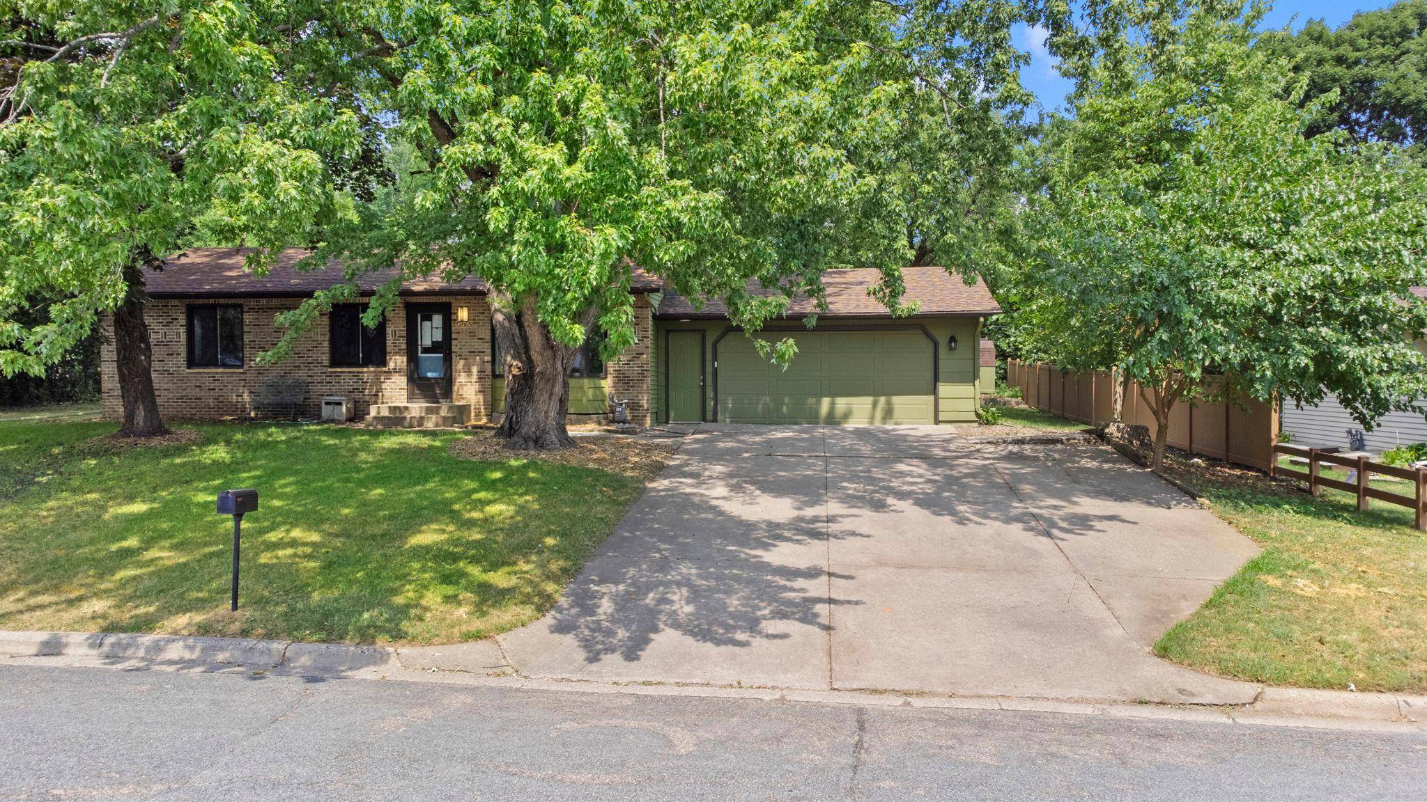 2865 Upper 79th CT E, Inver Grove Heights, MN 55076