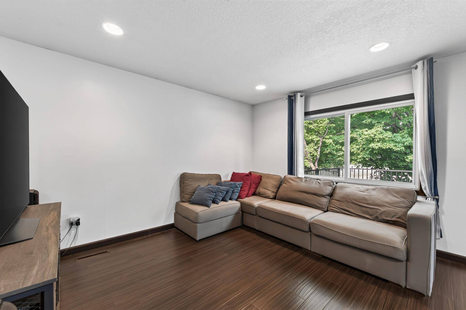 7574 E Fish Lake RD, Maple Grove, MN 55311
