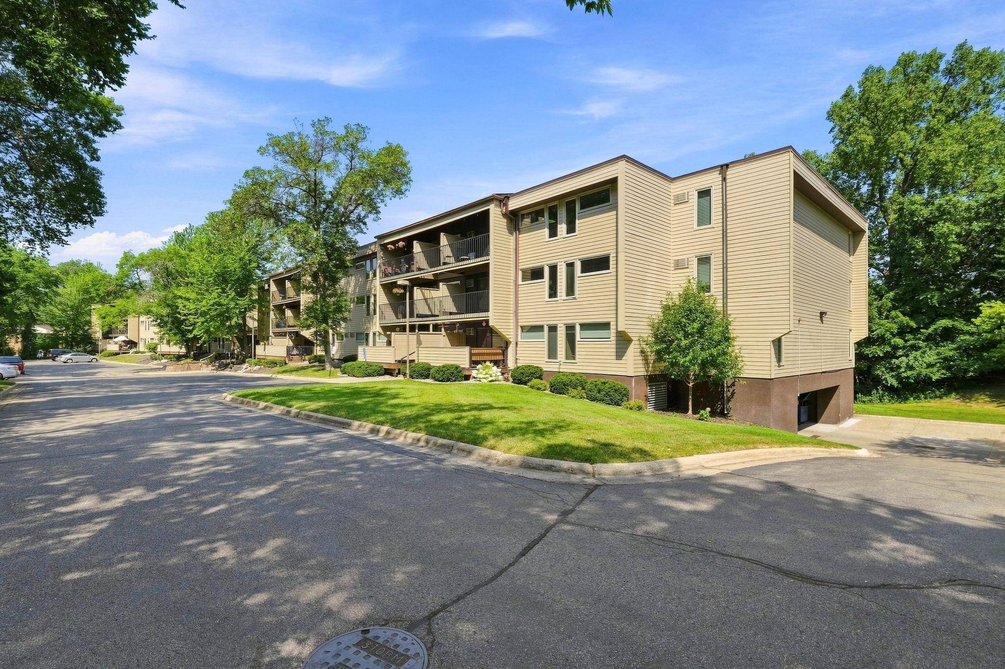 12600 Parkwood DR #308, Burnsville, MN 55337