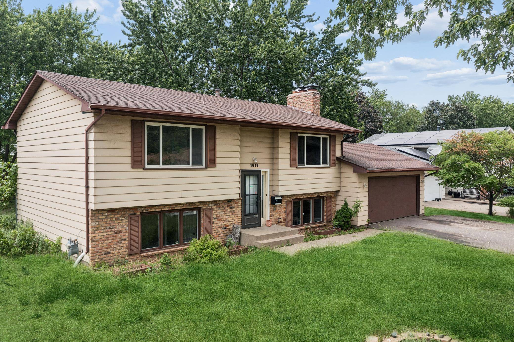 1613 Lyn Curve AVE N, Minneapolis, MN 55411