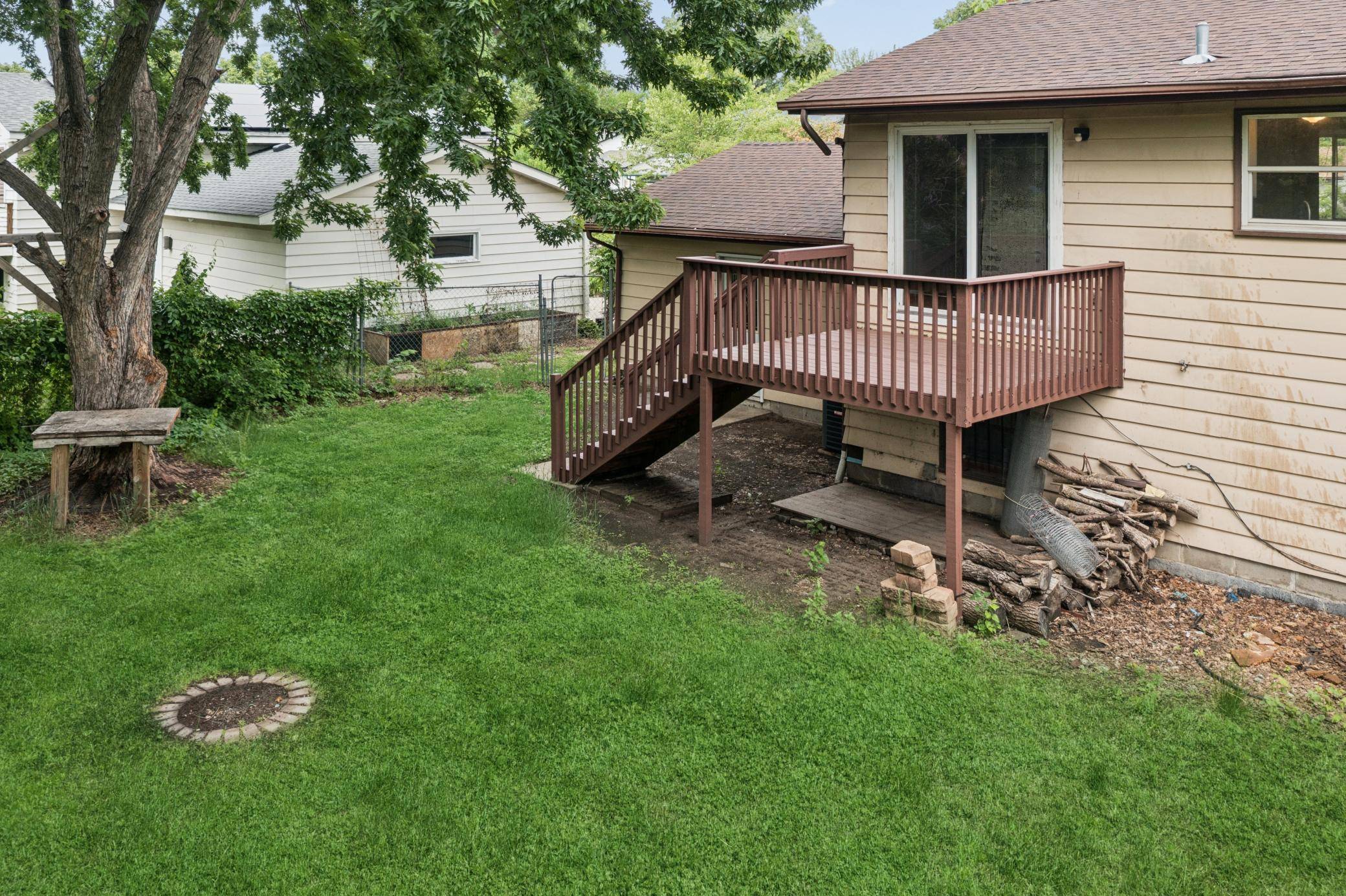 1613 Lyn Curve AVE N, Minneapolis, MN 55411