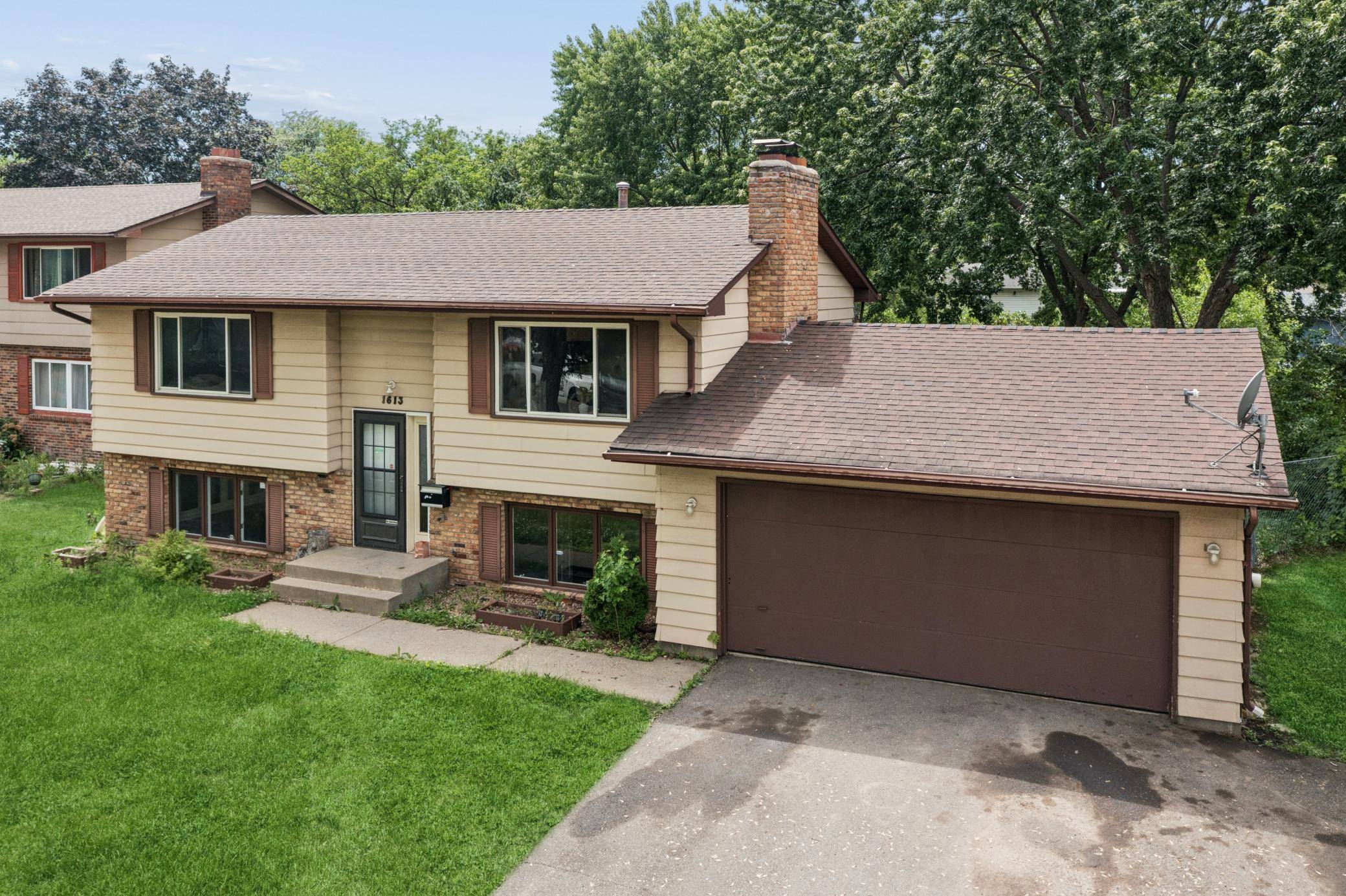 1613 Lyn Curve AVE N, Minneapolis, MN 55411