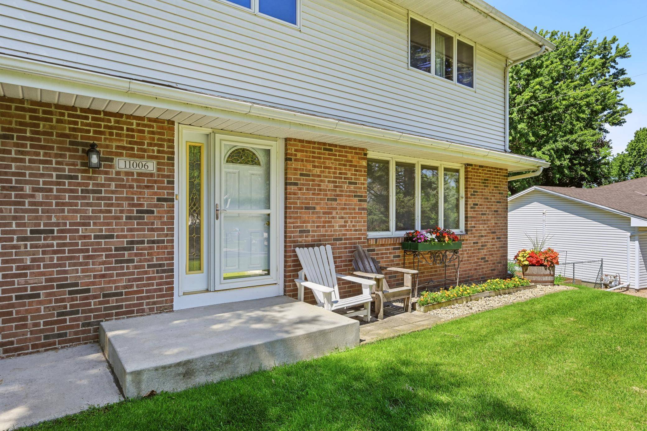 11006 Radisson DR, Burnsville, MN 55337
