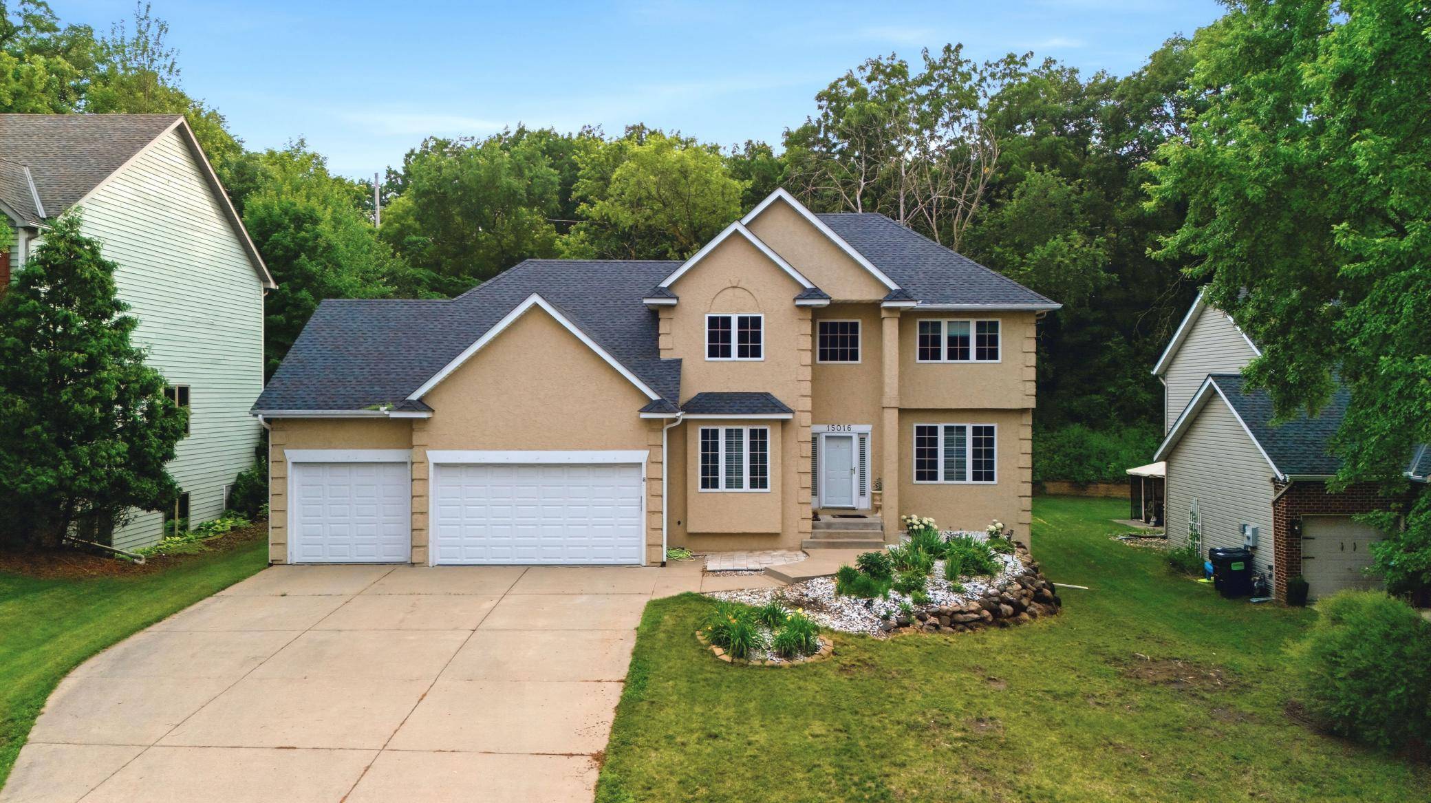 15016 Viewcrest LN, Burnsville, MN 55306