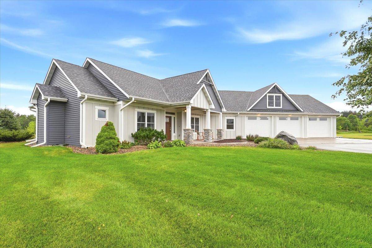 984 152nd AVE, New Richmond, WI 54017