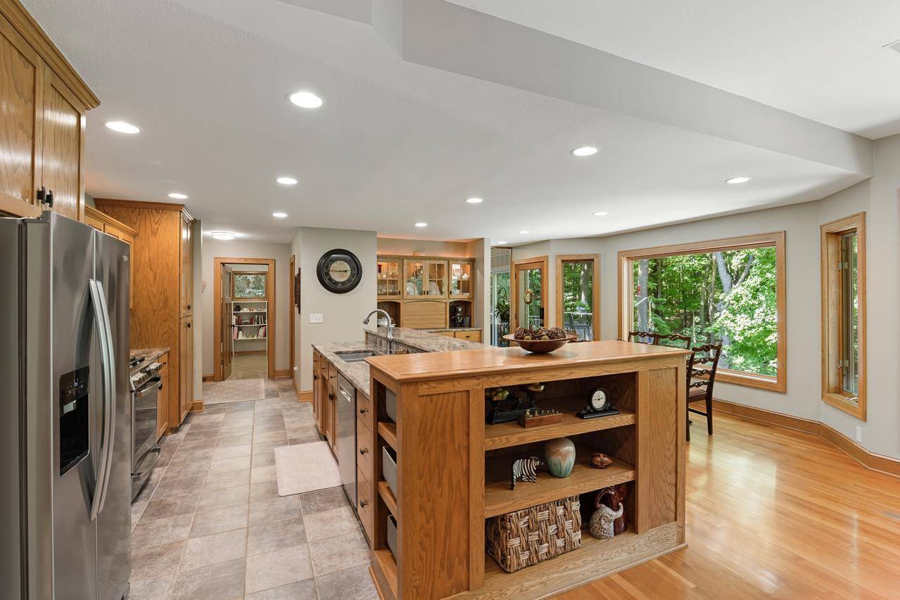 2934 Canyon RD, Chaska, MN 55318