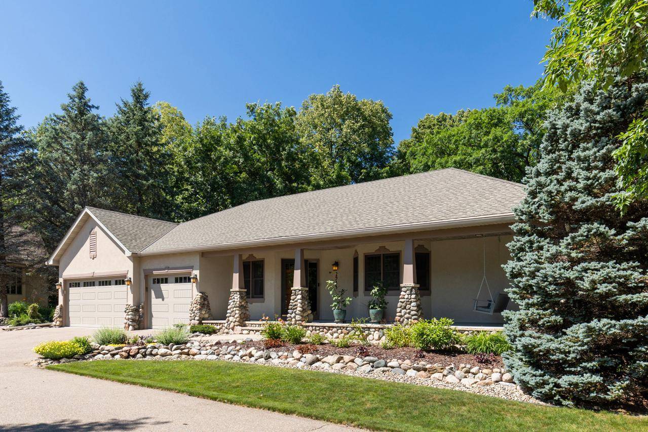 2934 Canyon RD, Chaska, MN 55318