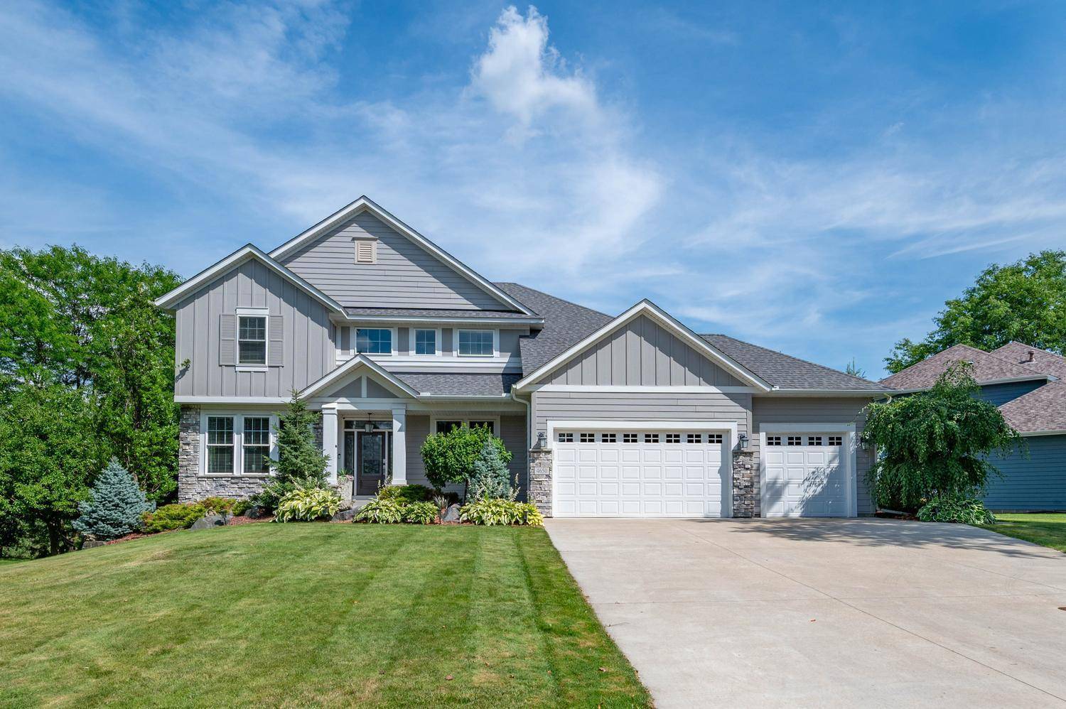 4650 Vinewood LN N, Plymouth, MN 55442