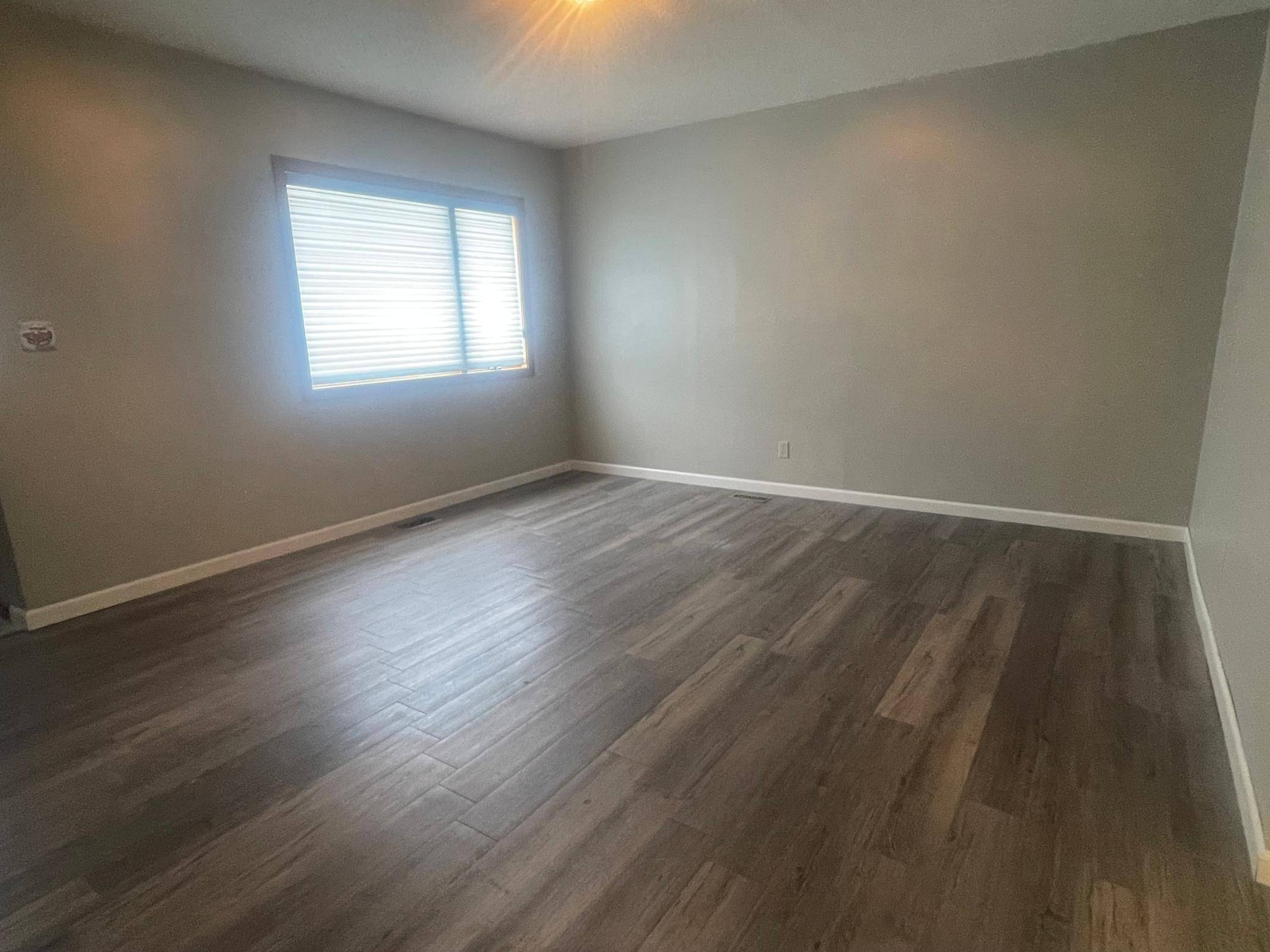 117 W Maple ST, Marshall, MN 56258
