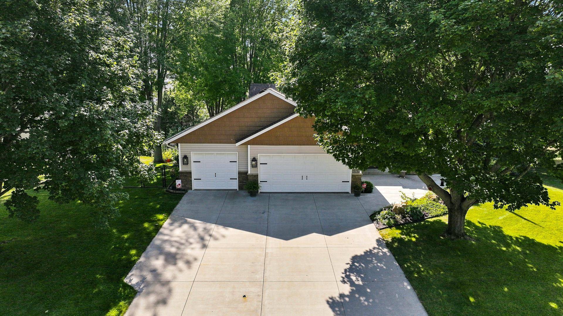 9278 Jergen AVE S, Cottage Grove, MN 55016