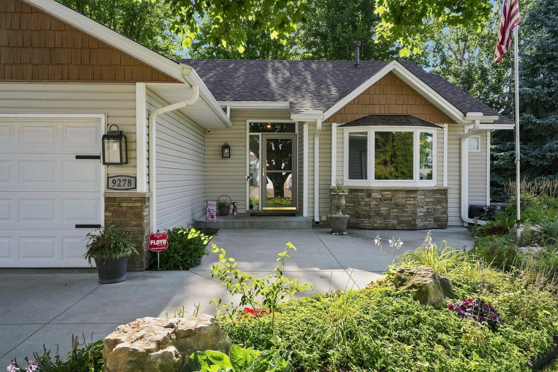 9278 Jergen AVE S, Cottage Grove, MN 55016