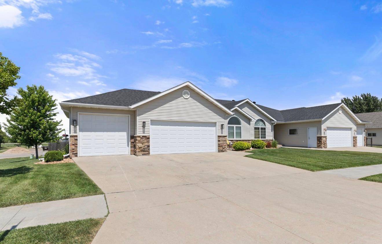 3410 Village Green DR, Moorhead, MN 56560
