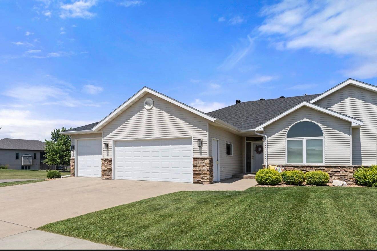 3410 Village Green DR, Moorhead, MN 56560